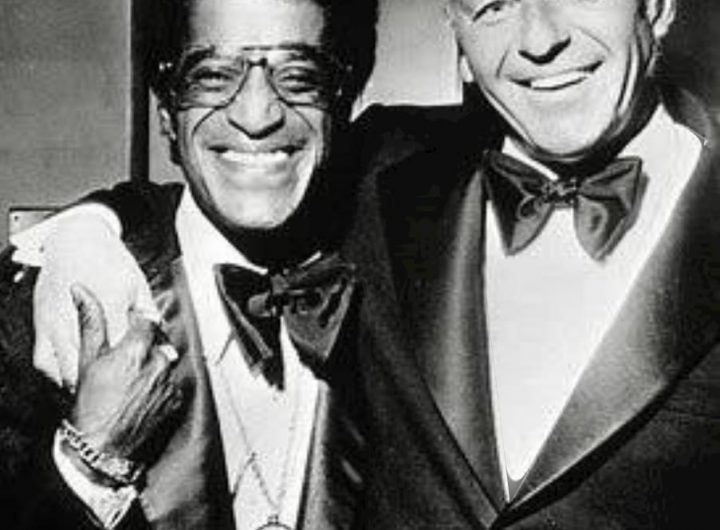 Frank Sinatra (kiri)