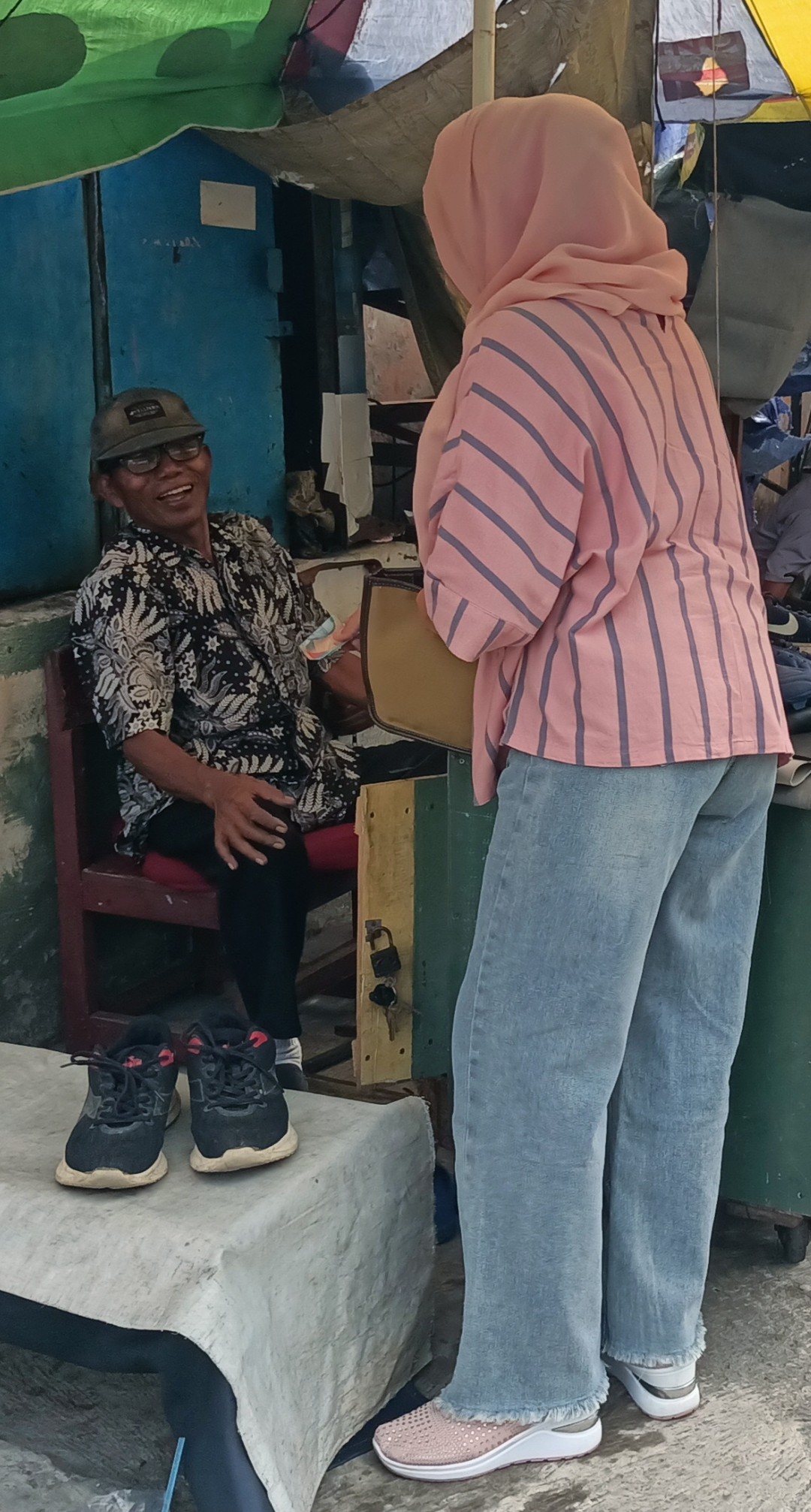 Ndandani Sepatu.
